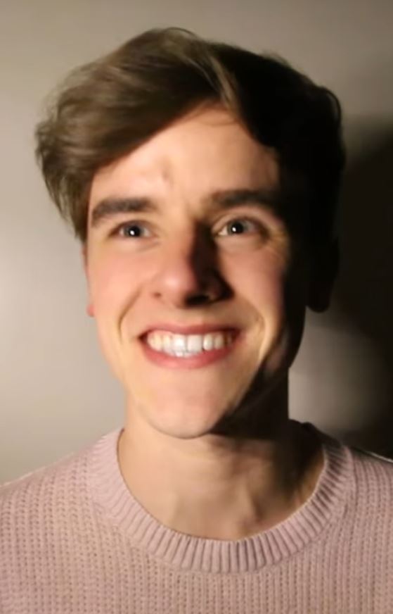 connor franta smiling