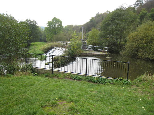 File:Consallforge weir and sluices - geograph.org.uk - 582340.jpg