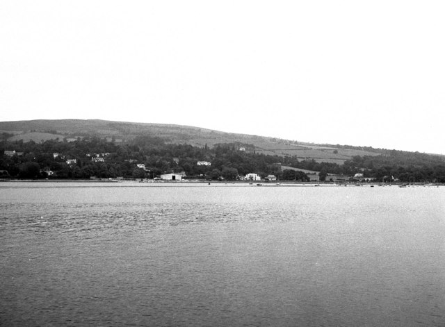 File:Eastern shore of Gareloch - geograph.org.uk - 1514305.jpg