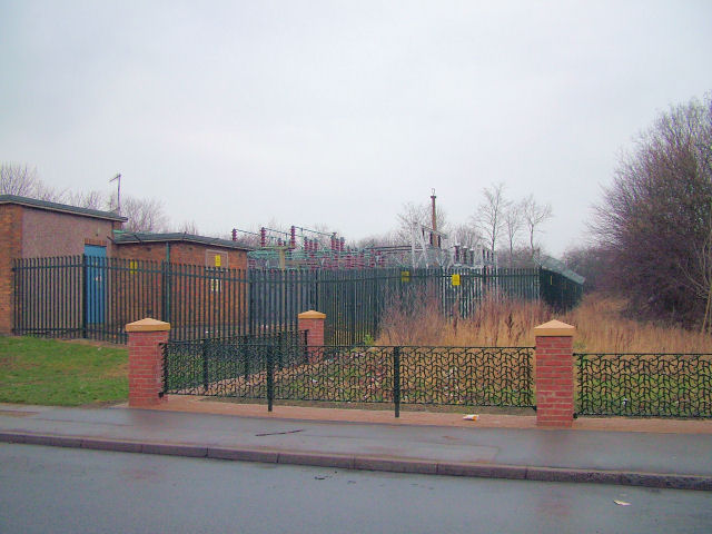 File:Electricity sub station - geograph.org.uk - 118099.jpg