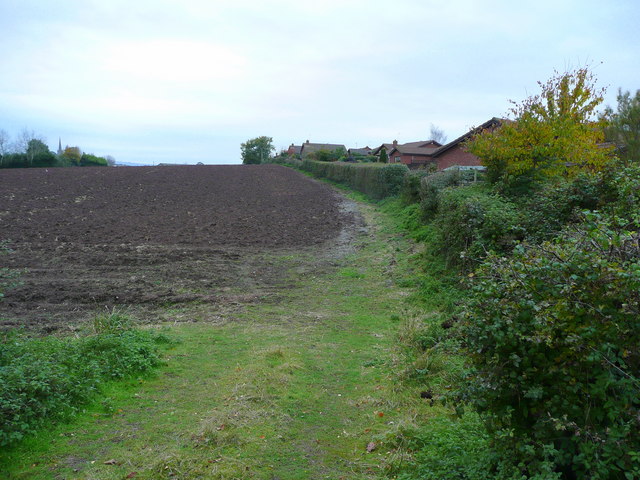 File:Farmland at Overross - geograph.org.uk - 1033061.jpg