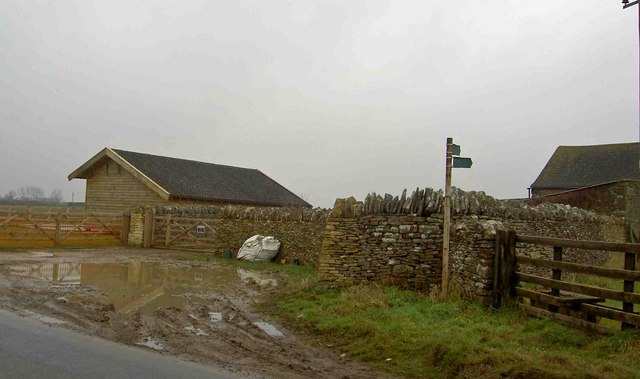 File:Footpath near Crackstone - geograph.org.uk - 1137590.jpg