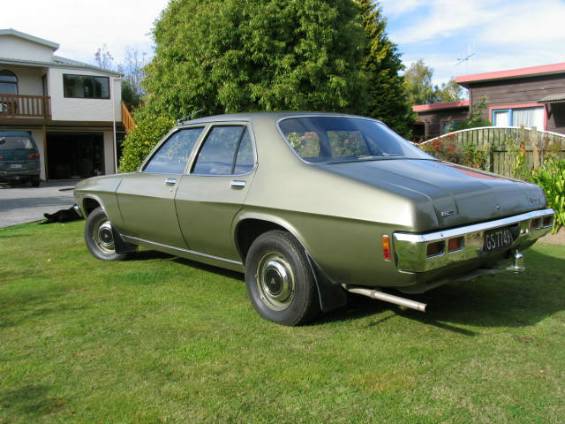 File:Holden Kingswood (1971-1974 HQ series) 02.jpg