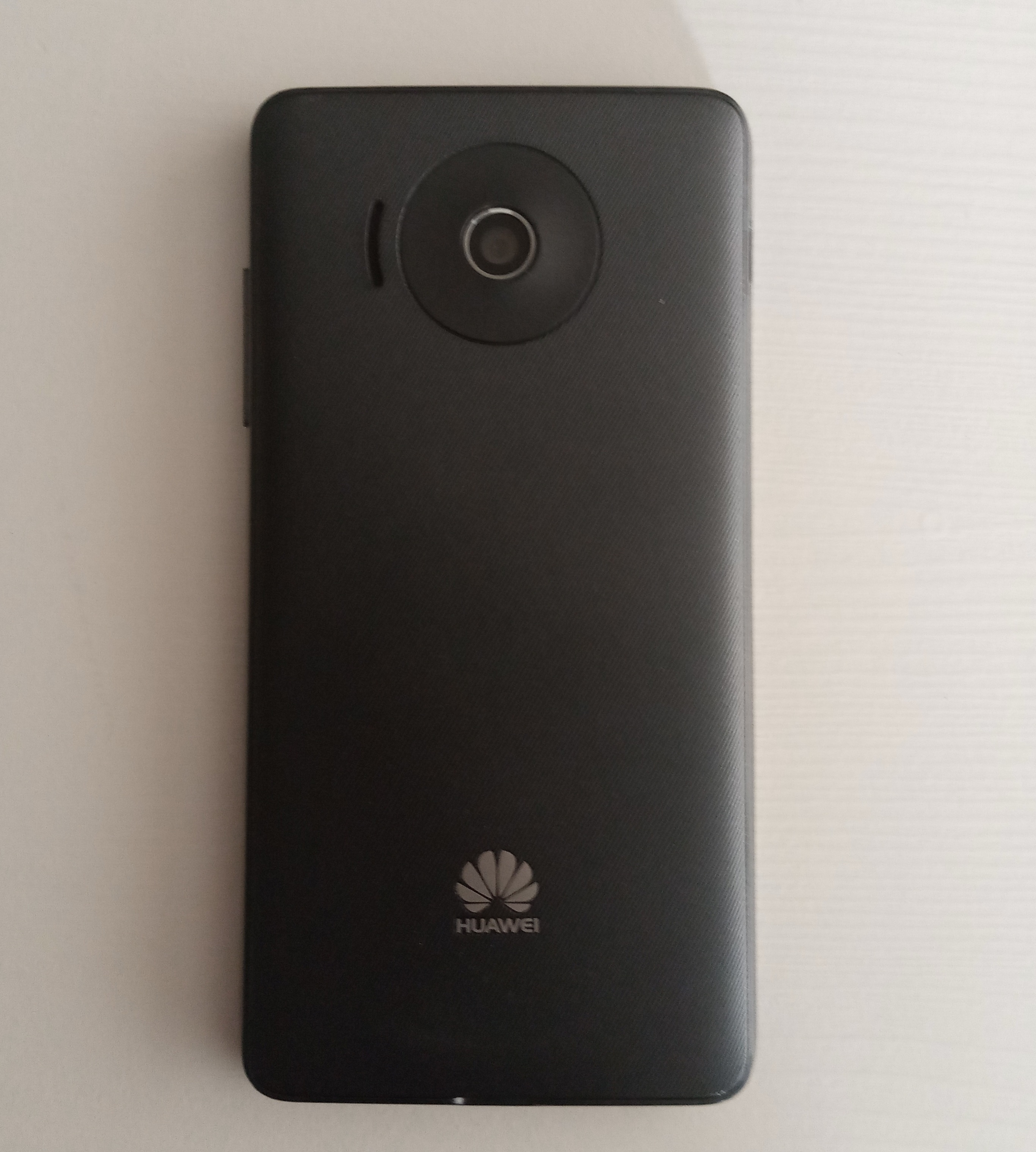 Přehánějící vertikální Pec telefon huawei y300 Narušení