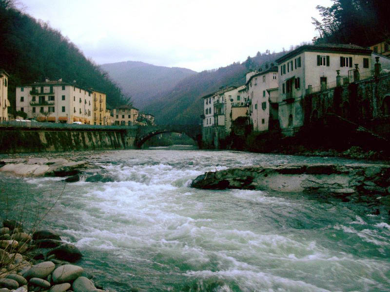 Fichier:Il Lima a Bagni di Lucca.jpg