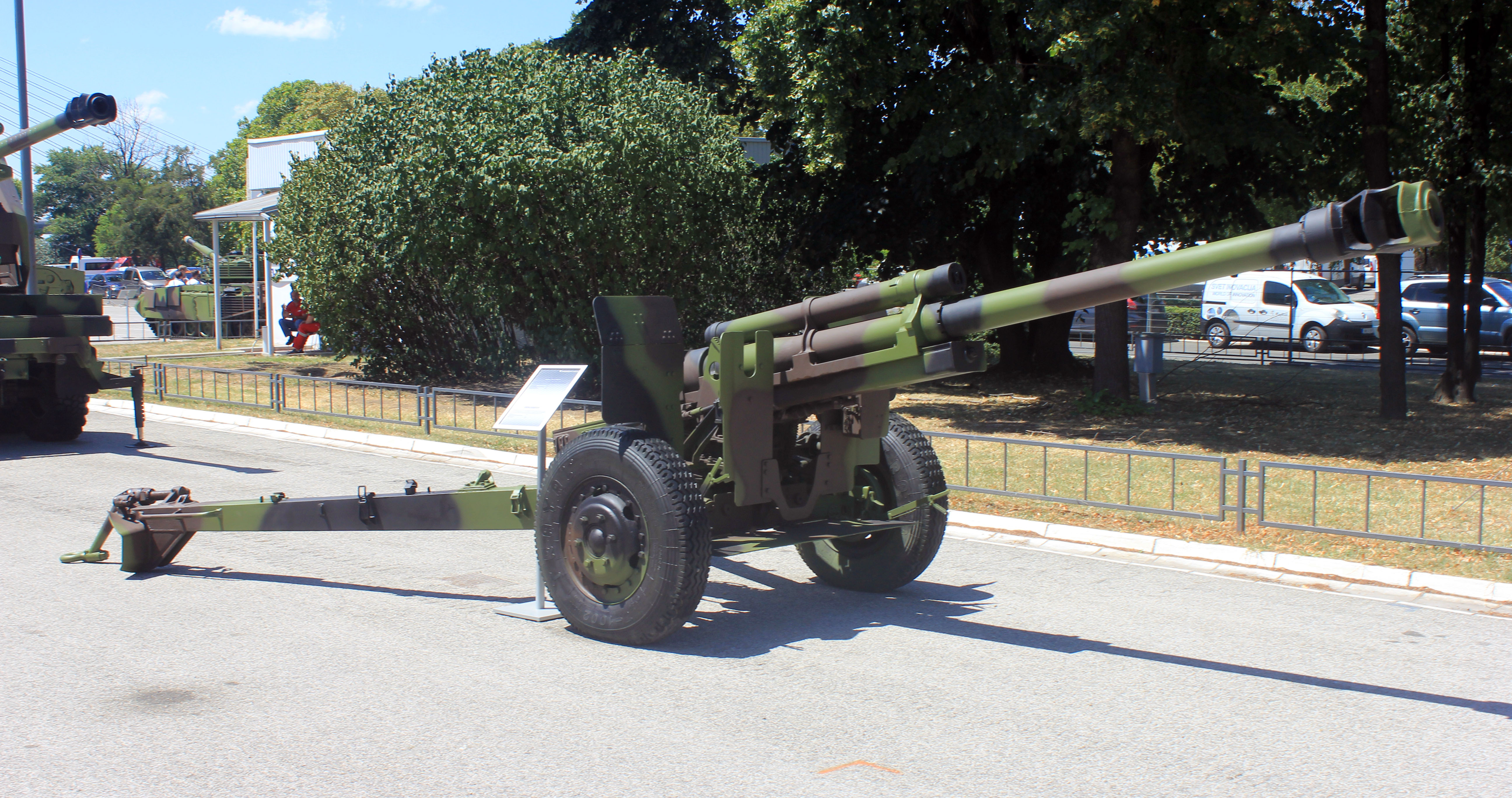 105 мм. 105mm Howitzer m56. М101 гаубица. M56 гаубица Югославия. Югославская 105-мм гаубица м56..