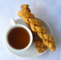 <span class="mw-page-title-main">Mahua (snack)</span> Chinese dough twist fried in peanut oil