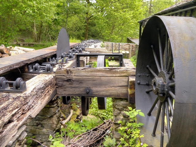 File:Old Circular Saw, Stott Park Bobbin Mill - geograph.org.uk - 3998075.jpg