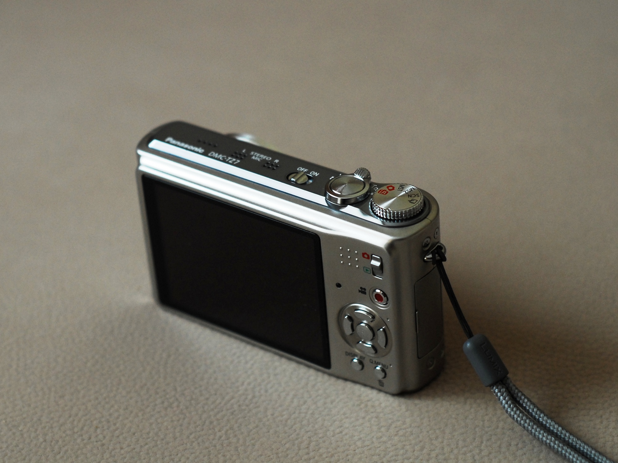 Ontslag nemen bod bagage File:Panasonic Lumix DMC-TZ7 silver (back).jpg - Wikimedia Commons