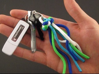 File:Paracord Jellyfish Fob.jpg