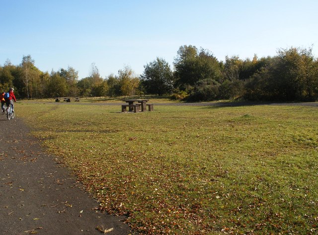 Picnic tables by the Trans Pennine Trail - geograph.org.uk - 1531487