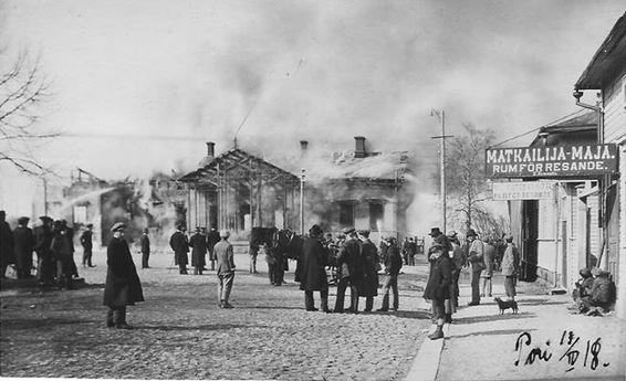 File:Pori railway station 1918.JPG