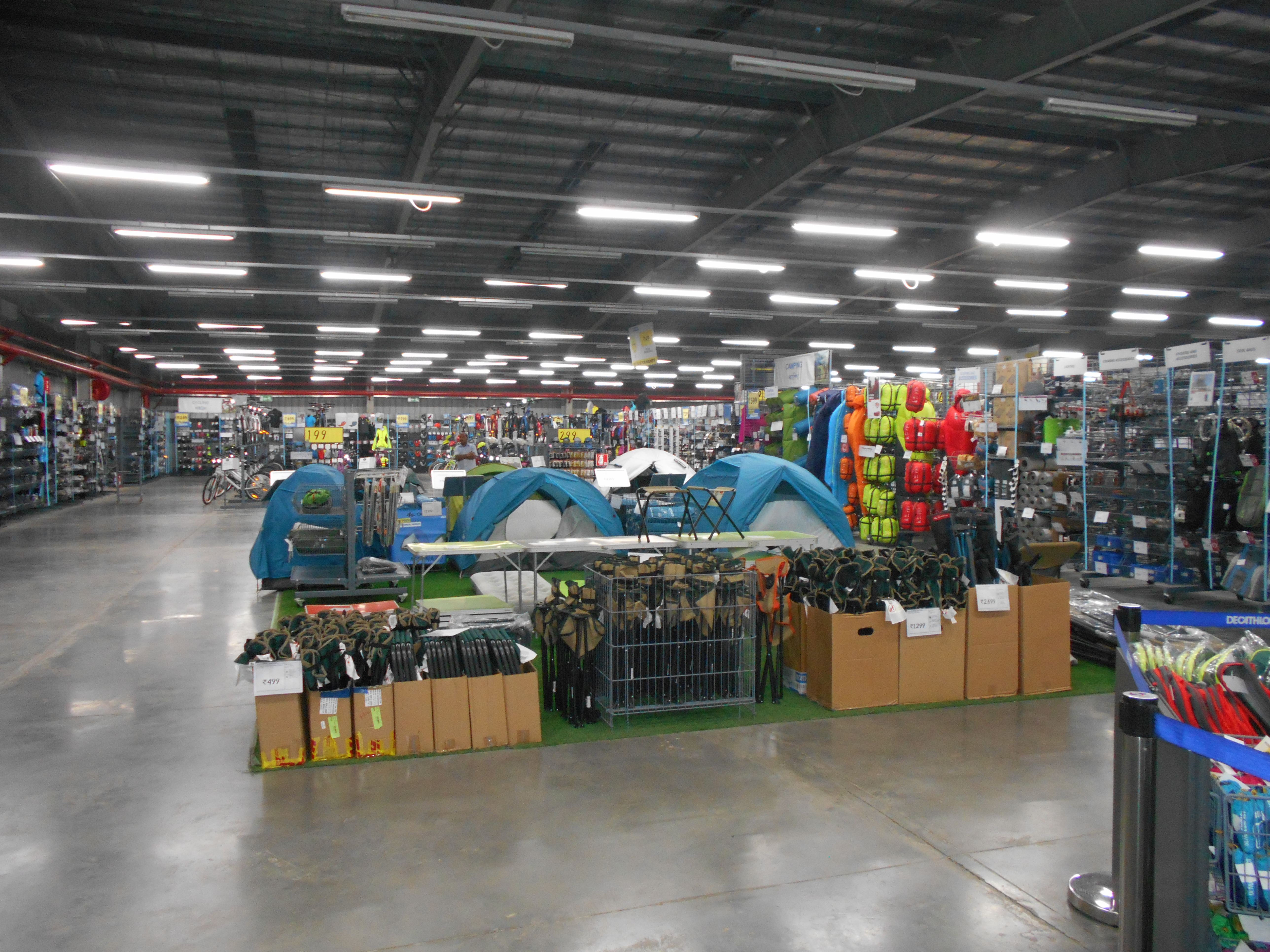 File:Quechua - Decathlon Howrah 46.jpg 