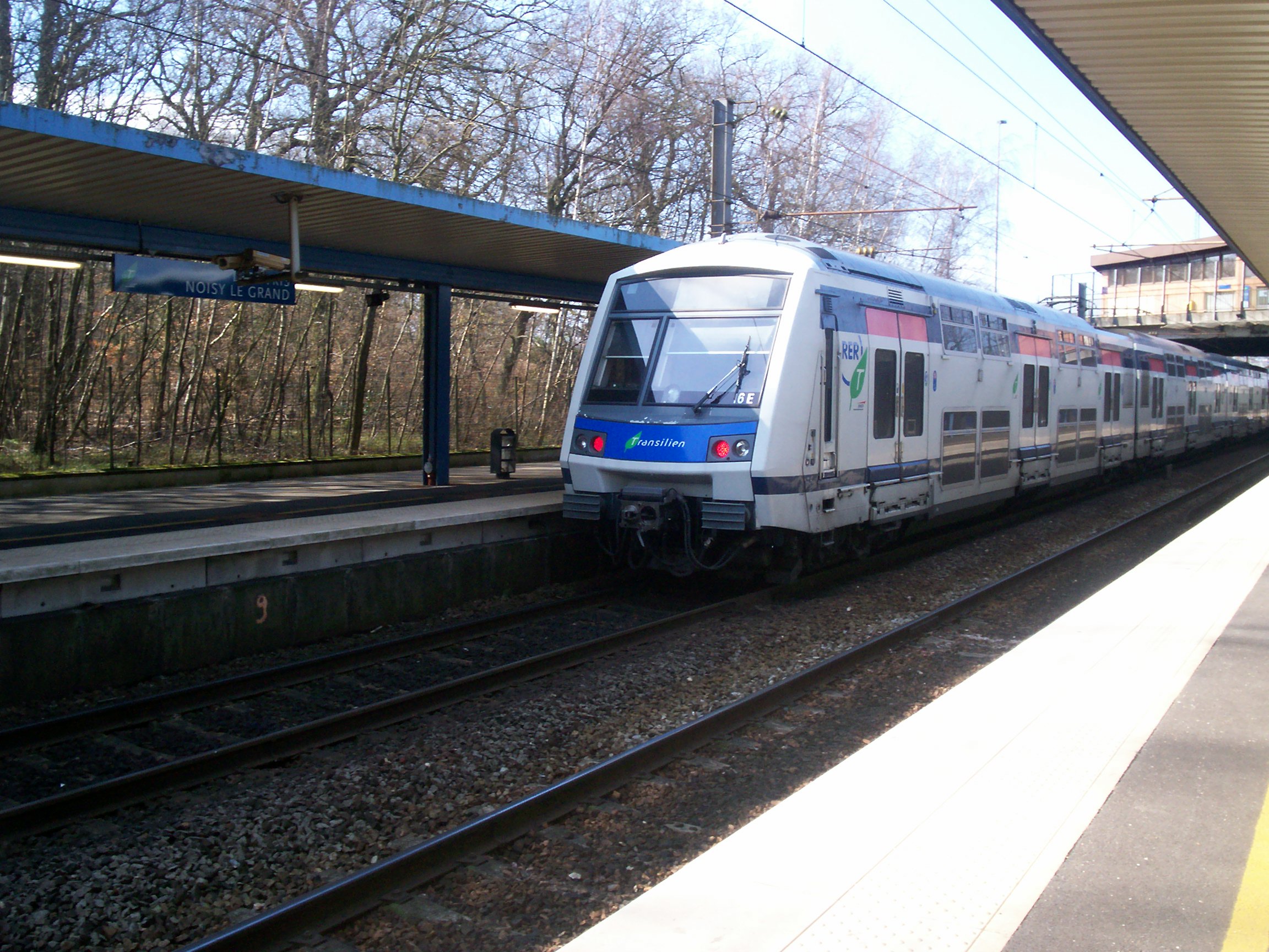 File Rer E Gare Yvris 15 Jpg Wikimedia Commons