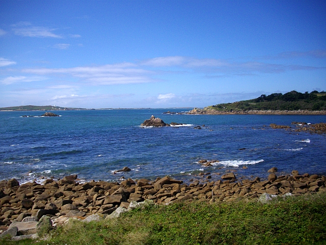 File:Raveen, Porth Cressa - geograph.org.uk - 935964.jpg