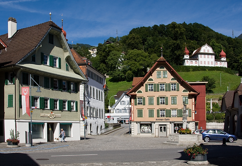 File:Sarnen-Dorfplatz.jpg