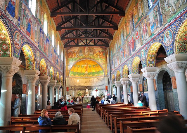 File:The Church of the Sacred Heart and St Catherine of Alexandria - geograph.org.uk - 881069.jpg