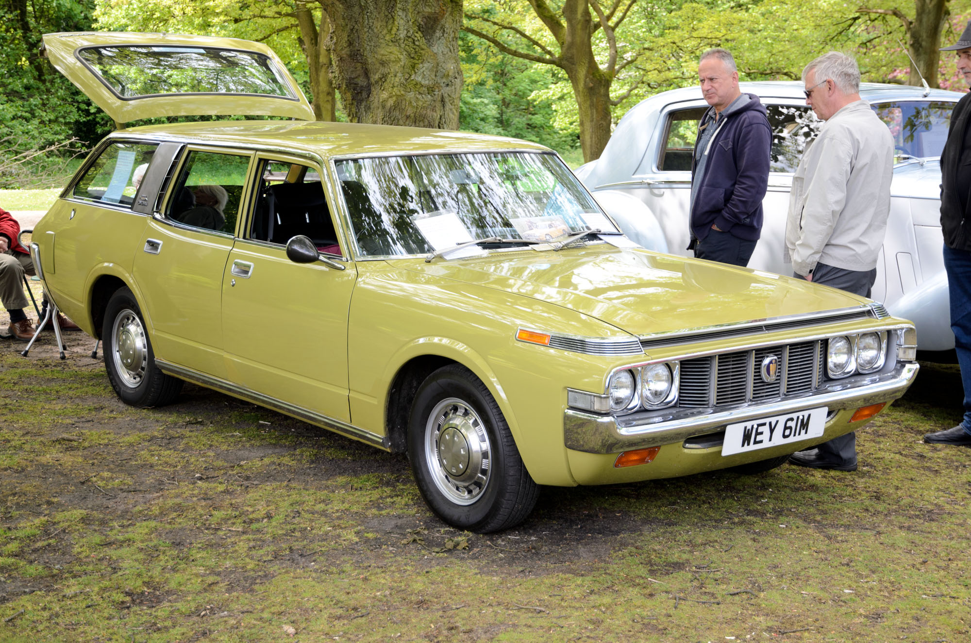 toyota crown custom