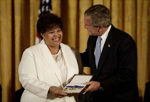 File:Vera Clemente and George W Bush giving medal.jpg