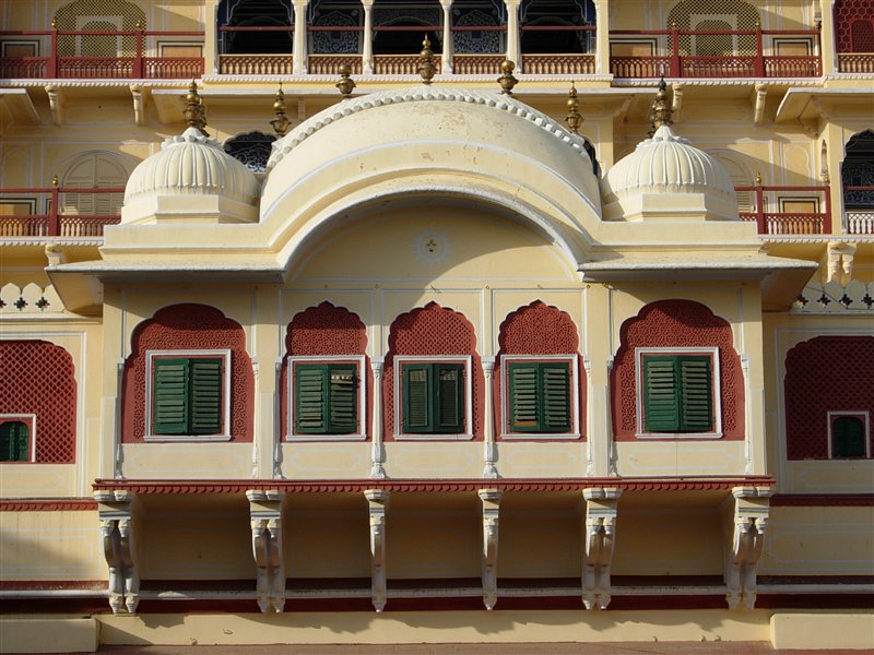 File:Windows of Chandra Mahal, in the City Palace complex,  -  Wikimedia Commons