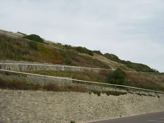 File:Zig-zag path, Boscombe - geograph.org.uk - 265315.jpg