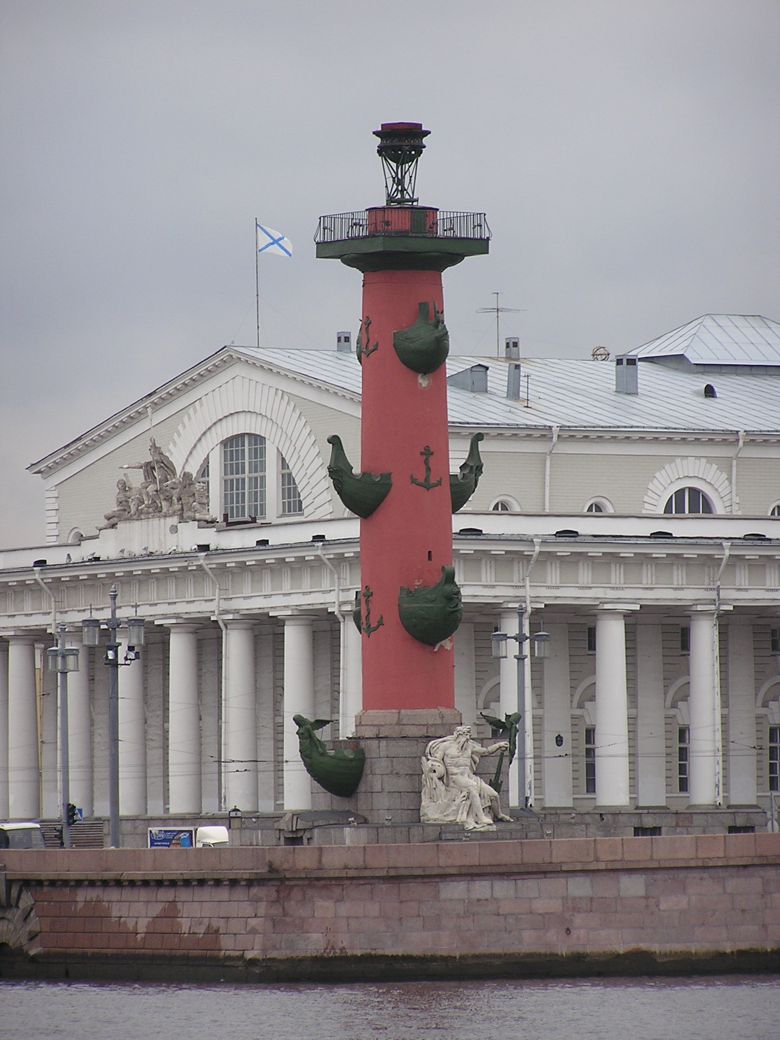 ростральные колонны в москве