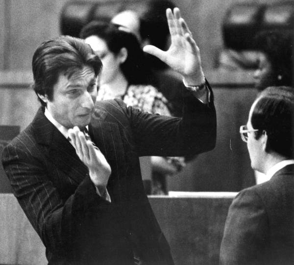 File:Art Simon gesturing on the floor of the House to Charles Canady.jpg