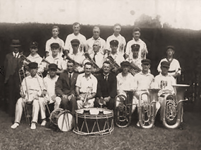 File:Australia Mildura & District Band, 1930s.jpg