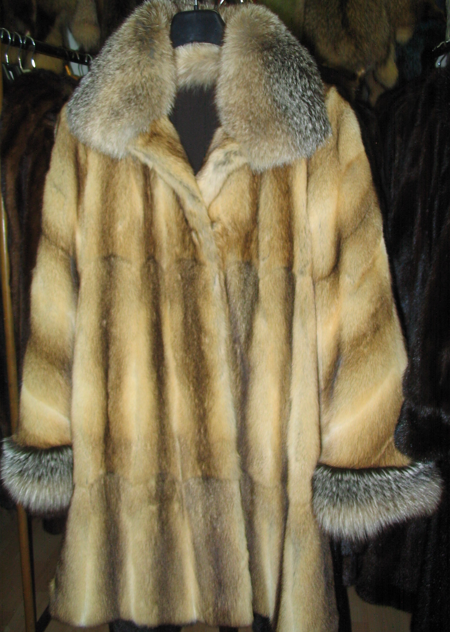 Fur clothing - Wikipedia