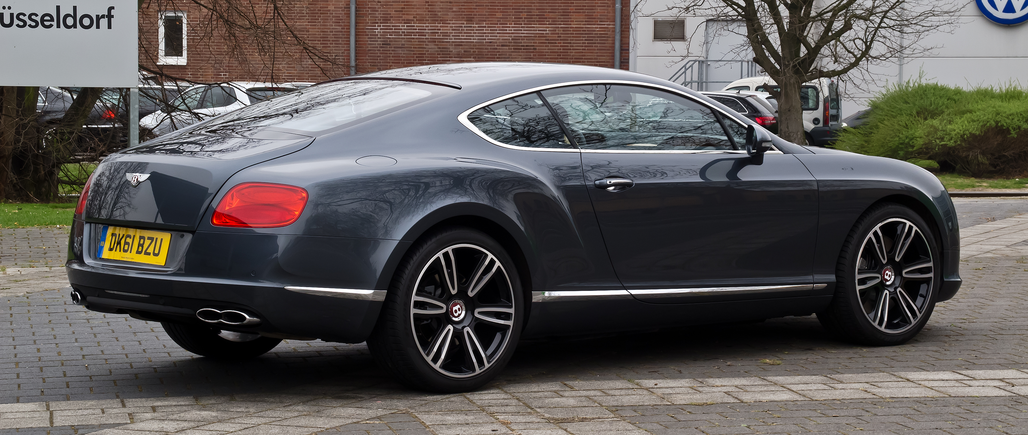 File:Bentley Continental GT V8 (II) – Heckansicht, 5. April 2012, Düsseldorf.jpg  - Wikimedia Commons