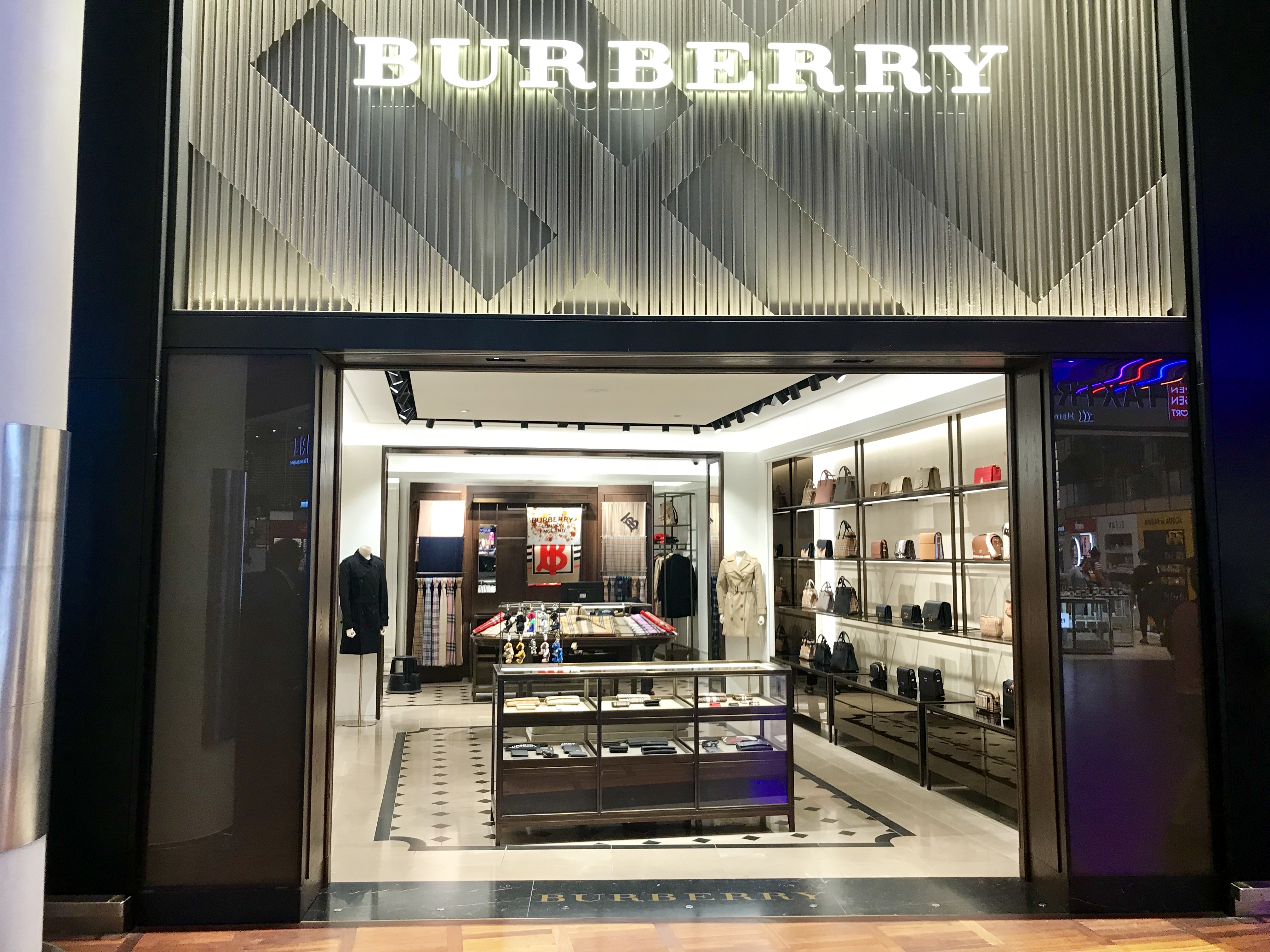 File:Burberry Kastrup.jpg Wikimedia