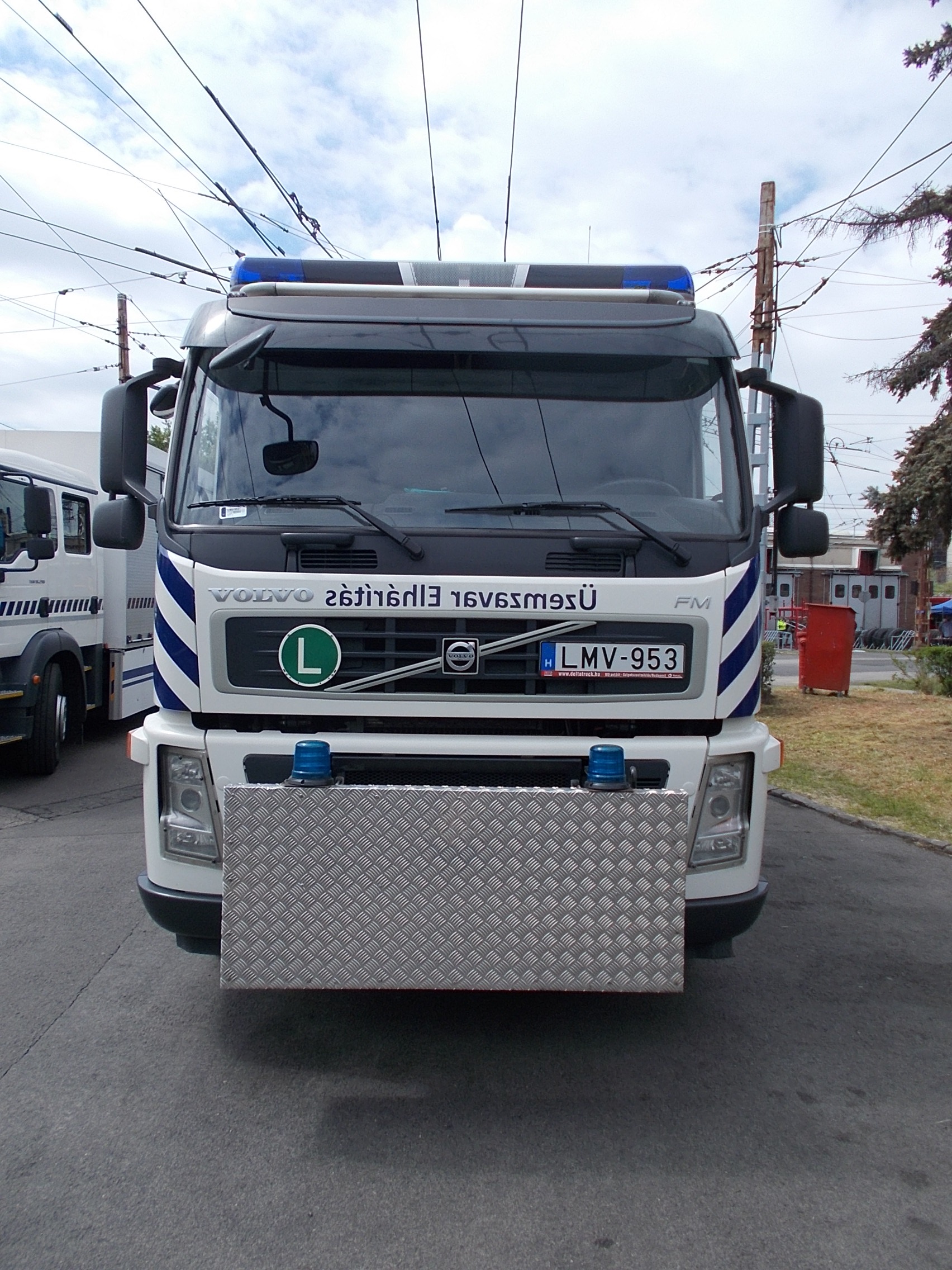 File:Volvo FMX.jpg - Wikimedia Commons