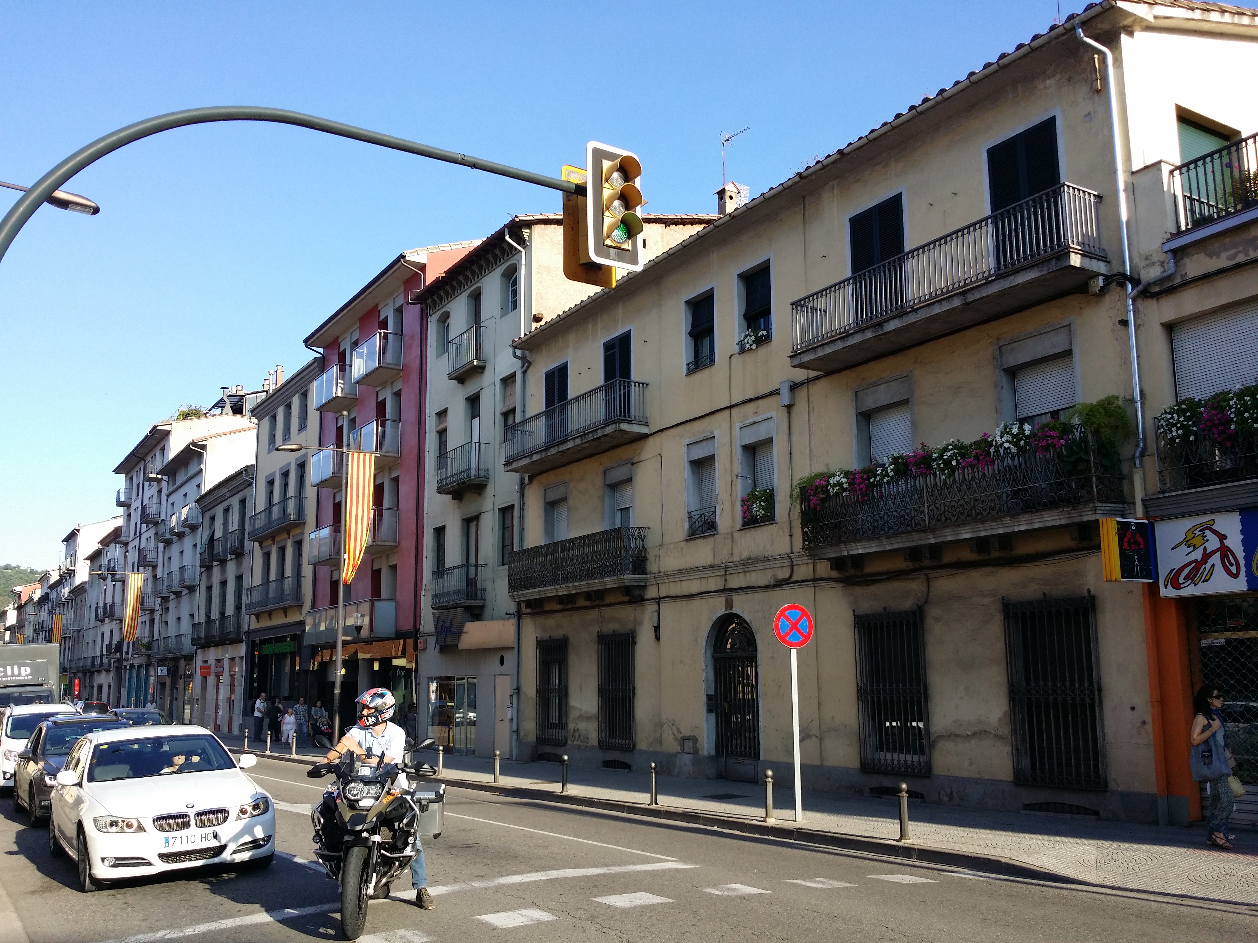 Fitxer:Conjunt del carrer Mulleras-Olot.jpg - Viquipèdia, l'enciclopèdia  lliure