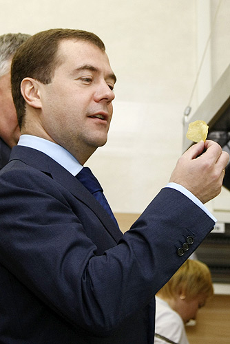 File:Dmitry Medvedev 12 November 2008-2.jpg