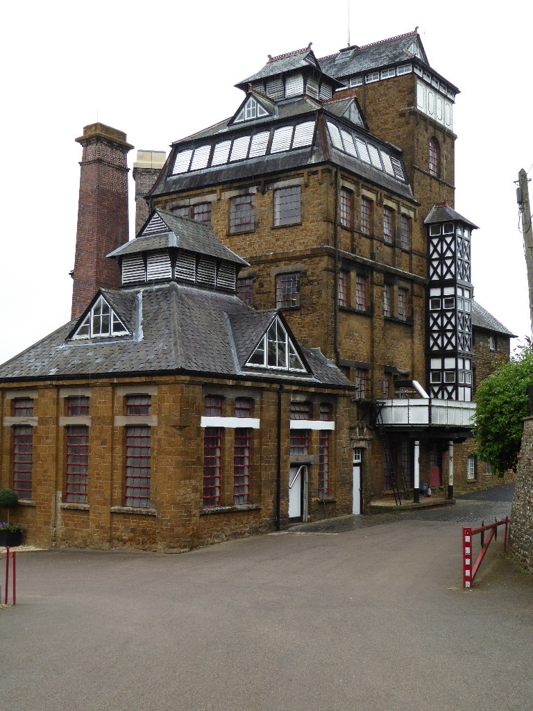 File:Hook norton brewery 1.jpg - Wikipedia