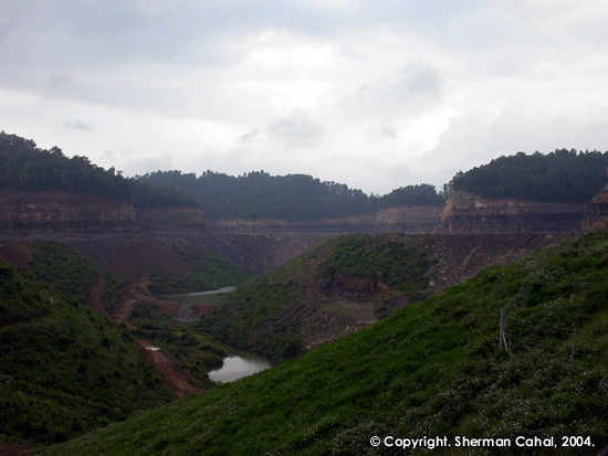 File:King Coal Highway and Coalfields Expressway volleyball interchange Construction..jpg