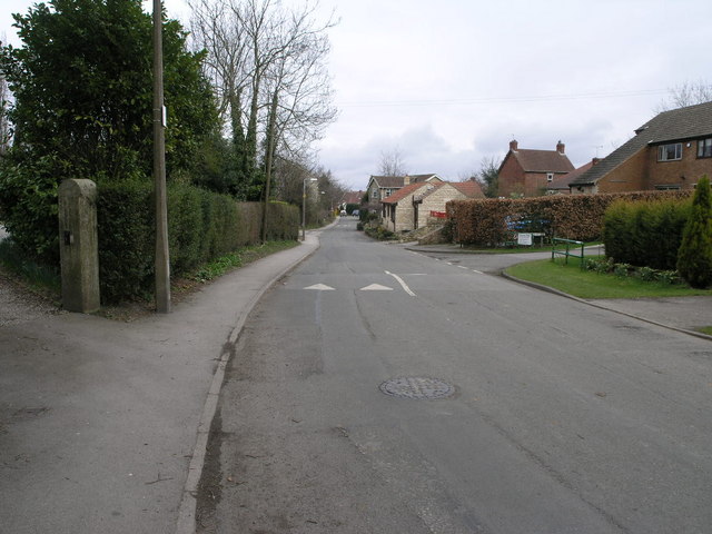 File:Lane to Low Laithes - geograph.org.uk - 149228.jpg