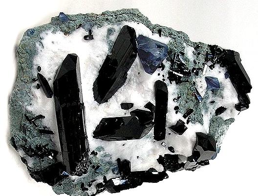 File:Neptunite-Benitoite-36839.jpg