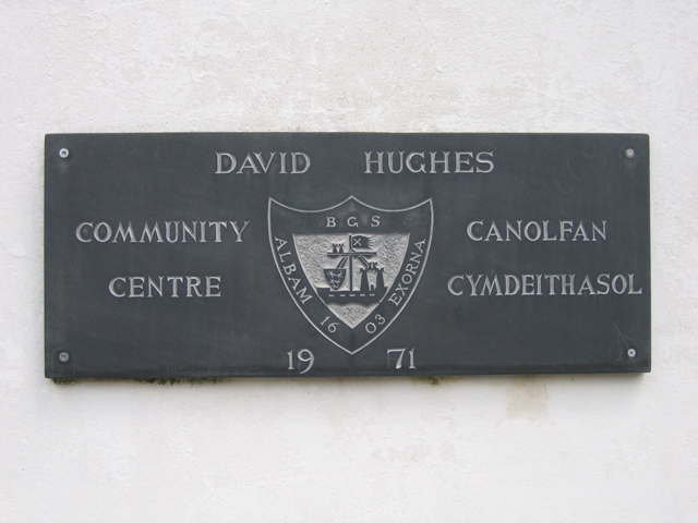 File:Plaque outside the Canolfan Cymdeithasol David Hughes Community Centre - geograph.org.uk - 491455.jpg