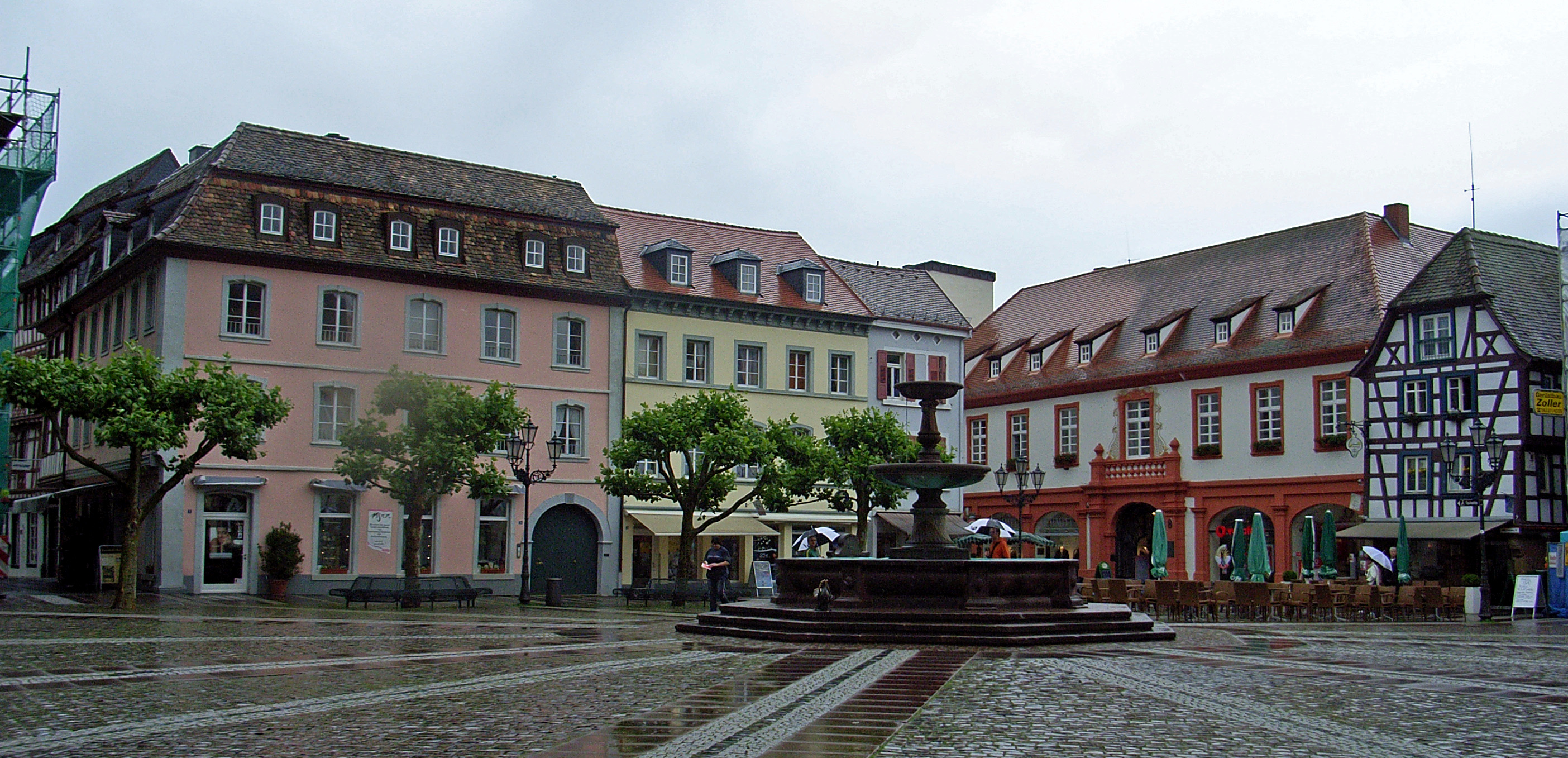 Platz am Stadthaus (Neustadt an der Weinstraße).JPG. 