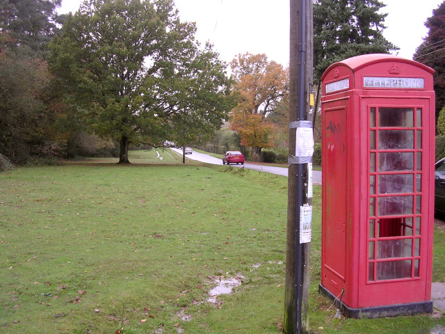 File:Red telephone box alongside Woodlands Road, New Forest - geograph.org.uk - 73051.jpg