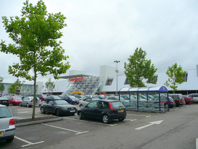 File:Sainsbury's superstore, Calcot, Reading - geograph.org.uk - 931874.jpg