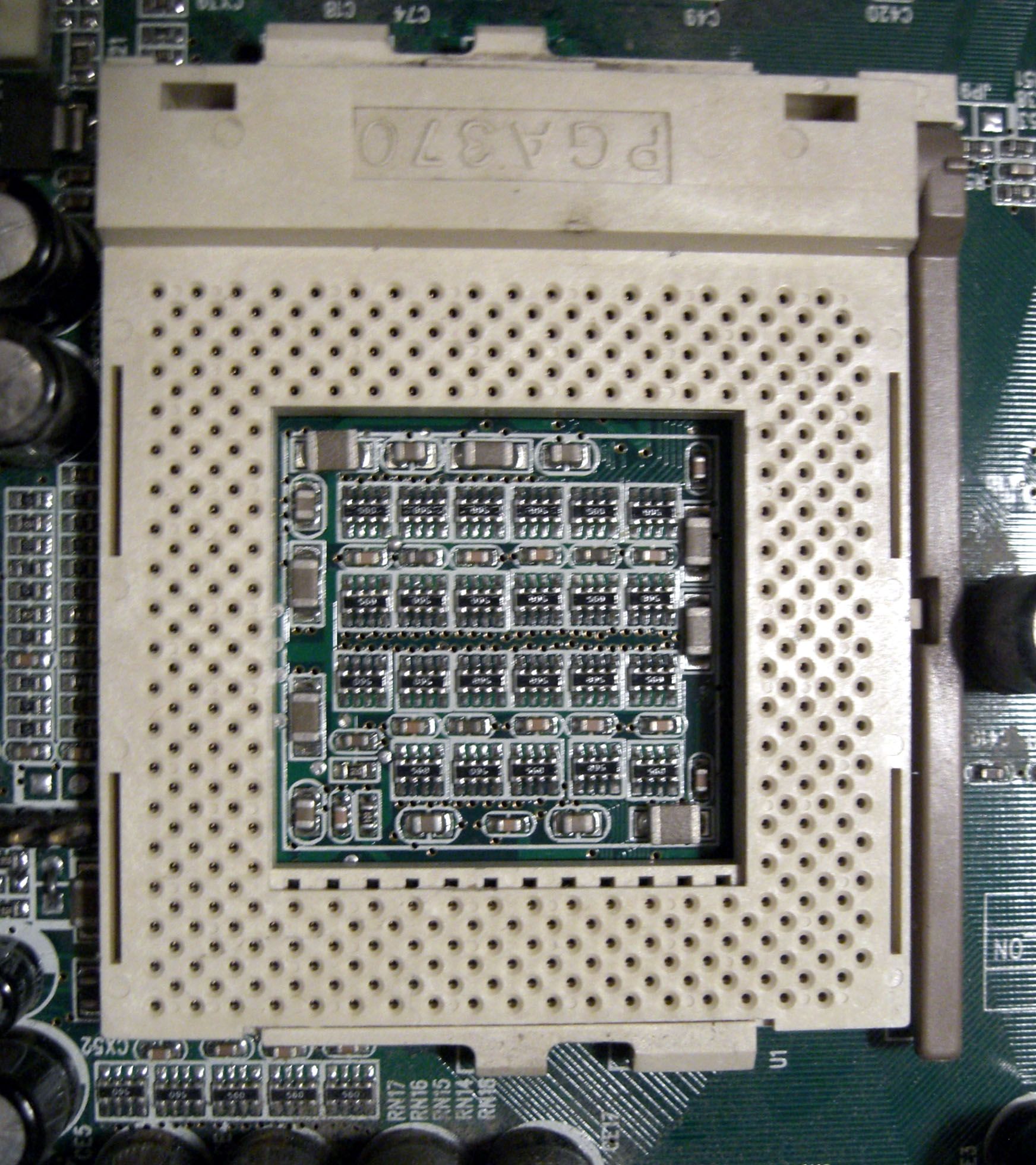 Id сокета. PGA 370 сокет. Pga370 Socket радиатор. Pga370 Socket процессоры. Сокеты процессоров Intel. Socket 370 (PGA-370).