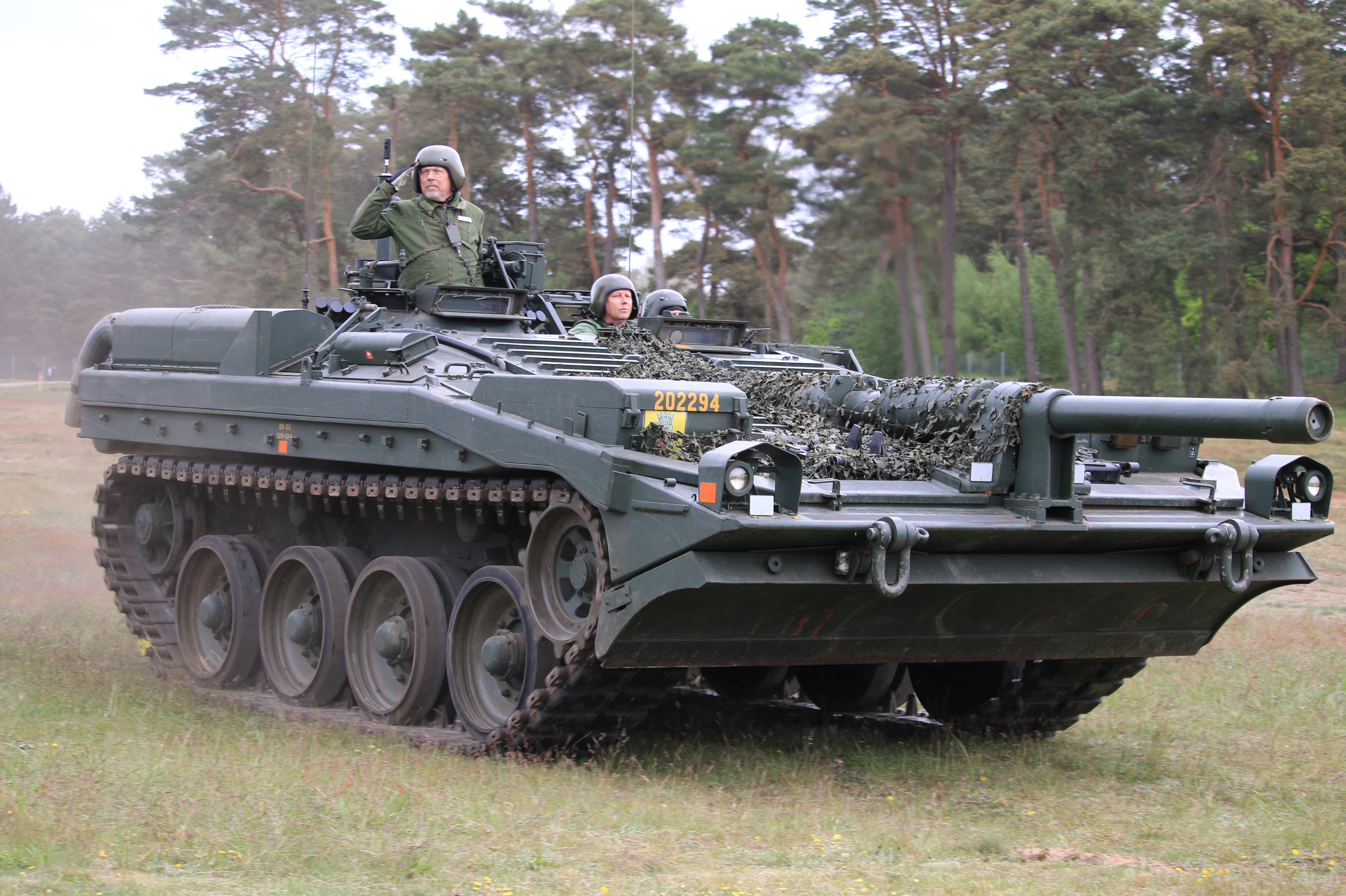 Стрв 103б. Stridsvagn 103. Шведский танк стрв 103. Шведский безбашенный танк Strv 103. Танк шведский Strv 103b.