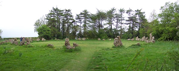 File:The Rollright Stones - geograph.org.uk - 46438.jpg