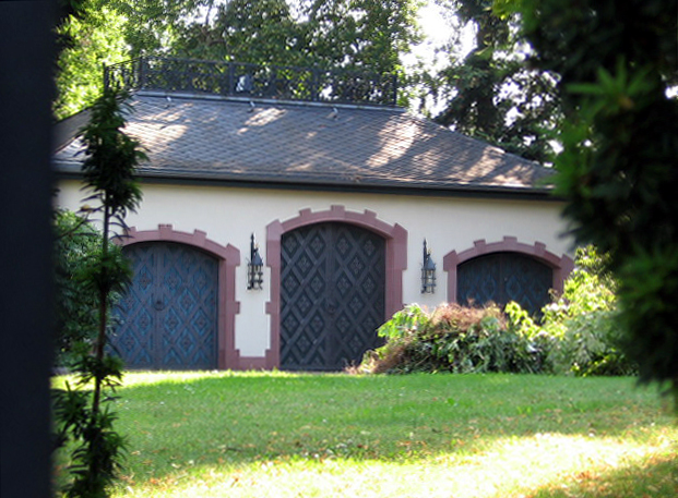 File:Villa Andreae - freistehende Garage.JPG