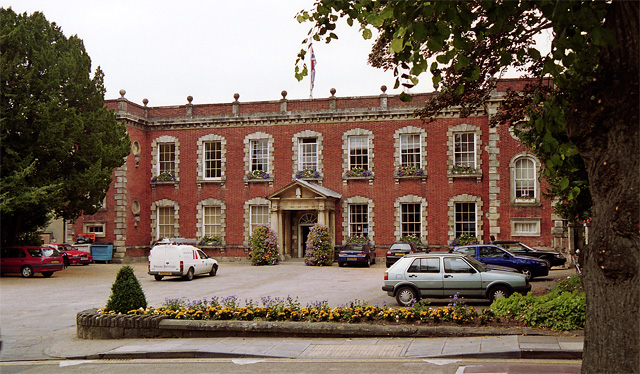 File:Wyndham House, Salisbury (geograph 3496925).jpg