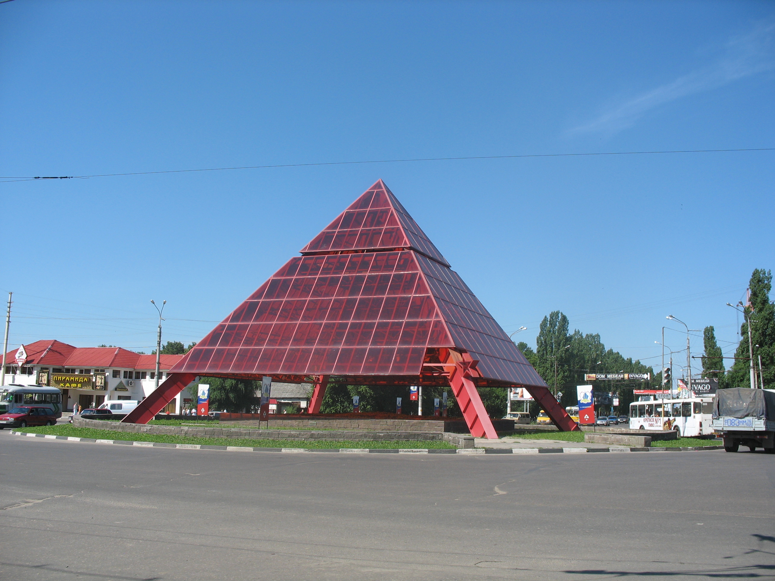 Памятник пирамида в воронеже фото