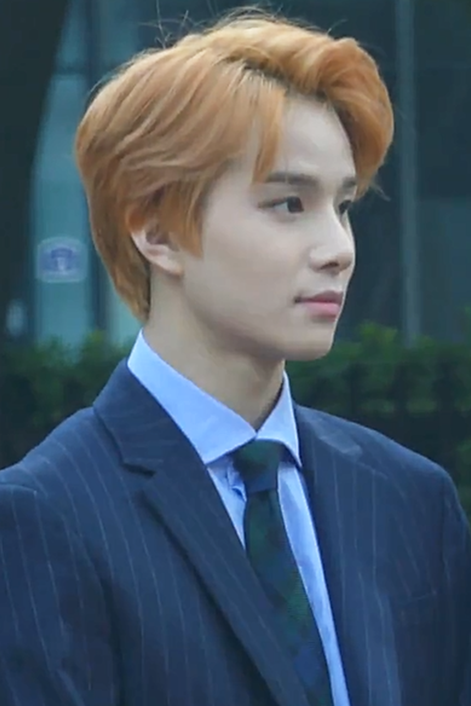 ファイル:181012 Jungwoo KBS '뮤직뱅크' 리허설 출근길 직캠 영상.png - Wikipedia