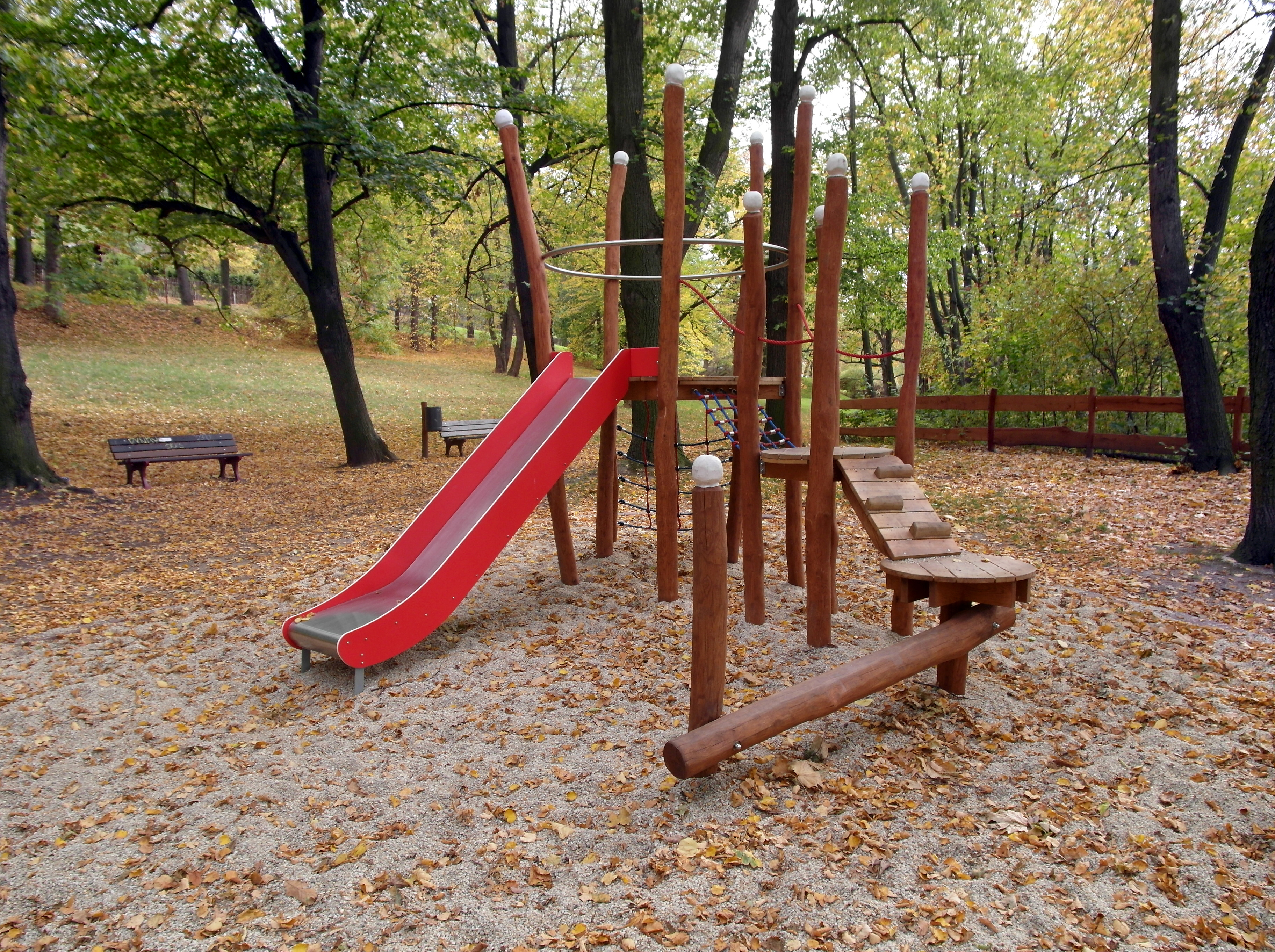 20191018165DR Freital-Deuben Spielplatz-Rotkopf-Görg-Park.jpg